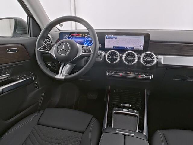 Mercedes-Benz EQB 300 4MATIC Luxury Line 67 kWh Trekhaak | Panorama Schuif-Kanteldak | Rijassistentiepakket | 360°-Camera | Sfeerverlichting | Stuur en Stoelverwarming. Inclusief 24 maanden MB Certified garantie voor Europa.