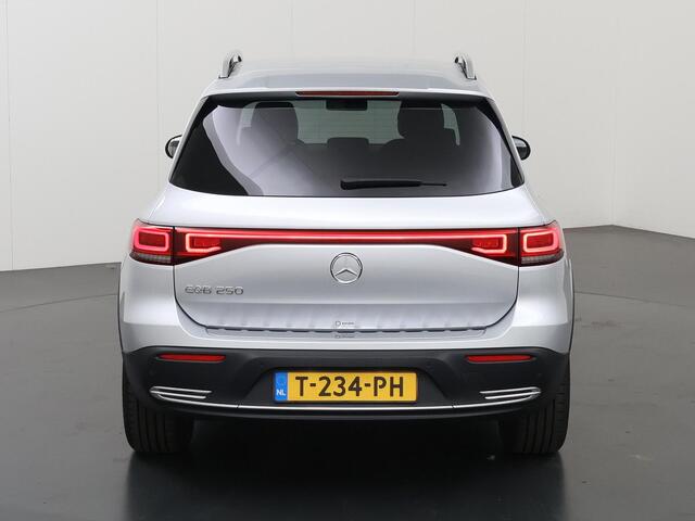 Mercedes-Benz EQB 250 Business Line 7persoons 67 kWh | Stoelverwarming | LED koplampen | Dakrails | Achteruitrijcamera |