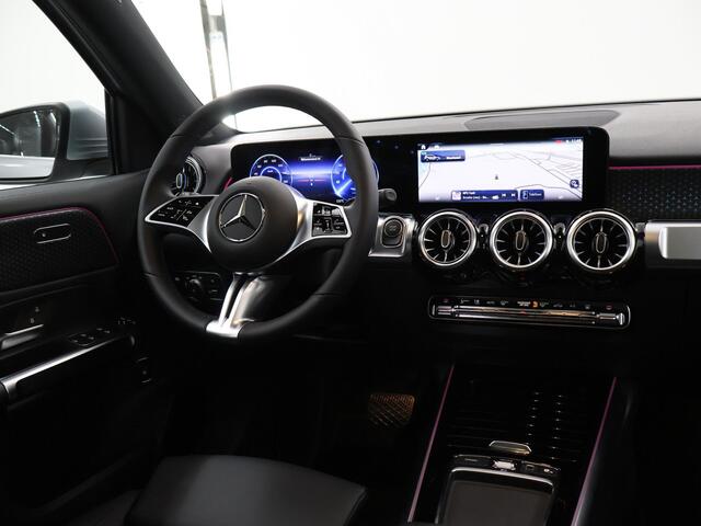 Mercedes-Benz EQB 250+ Luxury Line 71 kWh | 7-Pers | Panoramaschuifdak | Winter-pakket | Elektrisch verstelbare stoelen | 360 graden camera |