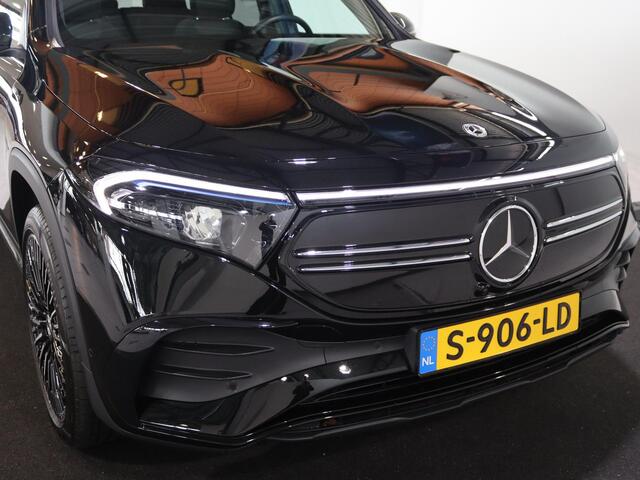 Mercedes-Benz EQB 250 AMG Line 67 kWh | Night | Panoramadak | 20" lichtmetalen velgen | 360 graden camera | Stoelverwarming |