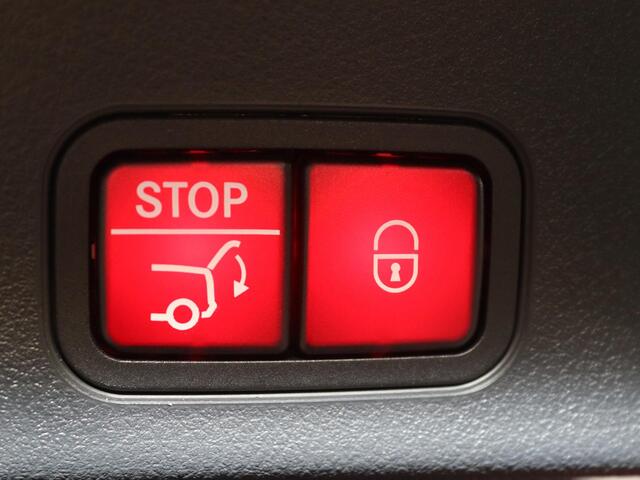 Mercedes-Benz EQB 250 AMG Line 67 kWh | Night | Panoramadak | 20" lichtmetalen velgen | 360 graden camera | Stoelverwarming |