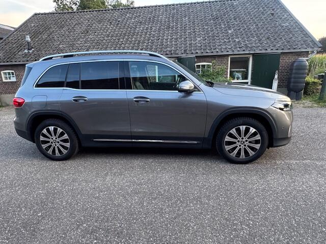 Mercedes-Benz EQB 350 4MATIC 71 kWh Soh 99.3% SPORT LED SNELLADEN SFEER 7000KM!!!