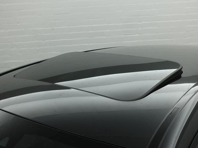 Mercedes-Benz EQC 400 4MATIC Night Edition 80 kWh Aut- Schuifdak, Sfeerverlichting, Standkachel, Park Assist, Park Pilot, Xenon Led, Carplay