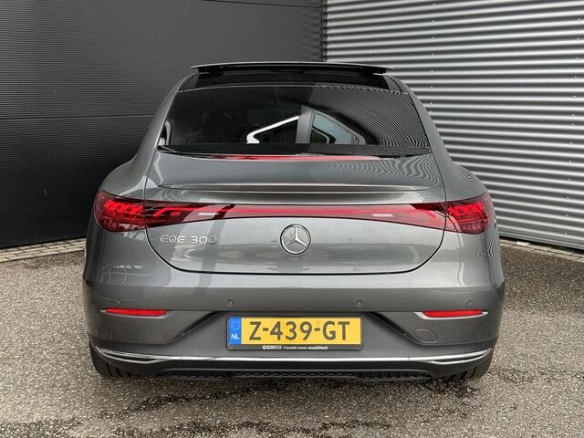 Mercedes-Benz EQE 300 Luxury Line | Panoramadak | Luchtvering | Achteruitrijcamera | Memorystoelen Verwarmd | Sfeerverlichting | Apple & Android Carplay