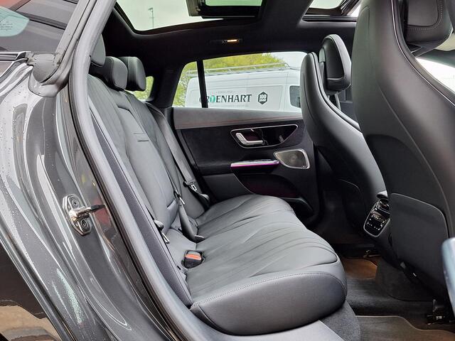 Mercedes-Benz EQE 300 | Panoramadak | Luchtvering | AMG Night | | Premium PLUS | Nightpakket | Panoramadak | Luchtvering | Head-up Display | 360° Camera | Sfeerverlichting | Burmester® 3D | Rijassistentiepakket Plus | Memorystoelen Verwarmd | Sfeerverlichting | Apple & And