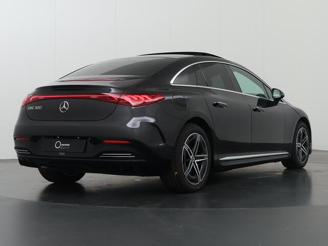 Mercedes-Benz EQE 300 AMG Line 89 kWh | Sfeerverlichting | Panoramadak | Rode gordels | Memory |