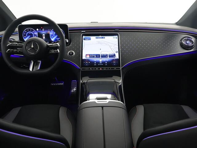 Mercedes-Benz EQE 300 Sport Edition AMG | AMG Pakket | Burmester | Panoramadak | Stuurverwarming | Elektrische stoelen met Memory | Trekhaak | Sfeerverlichting | Zitkenematica | Night Pakket |