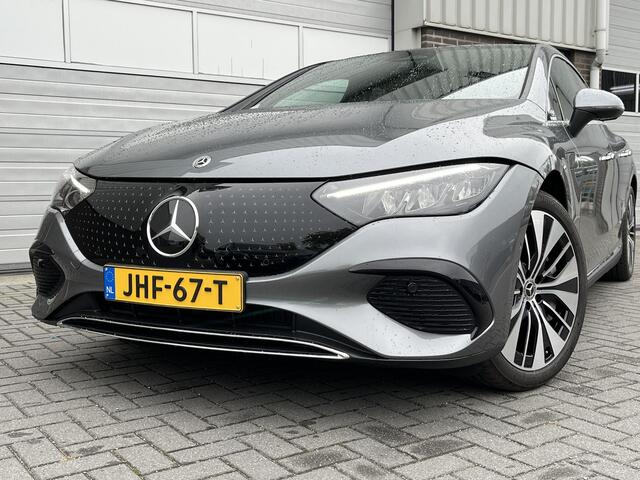Mercedes-Benz EQE 300 Business Edition | Panoramadak | Plus Pakket | DISTRONIC Afstandsassistent | Dodehoekassistent | Donkergetint Glas Achter | Apple CarPlay | Android Auto | Elektrisch Verstelbare Stoelen + Memory | Stoelverwarming | Sfeerverlichting | Elektrisch Inklap