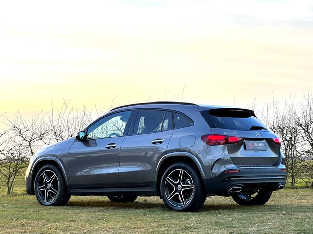 Mercedes-Benz GLA-KLASSE 200 Edition AMG Line - Night - Pano - Carbon