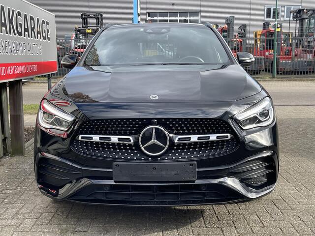 Mercedes-Benz GLA-KLASSE 250 e AMG Line 20"/Trekhaak/Leder/Burmester/Apdatieve cruise/Sfeerverlichting/Stoelverwarming/Camera/Elektrische klep