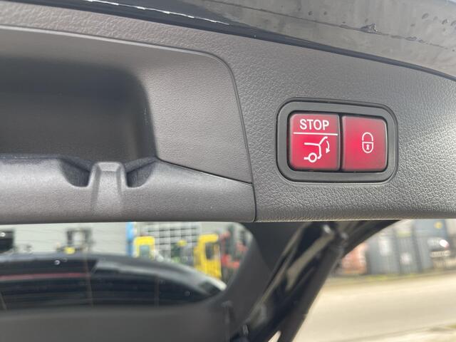 Mercedes-Benz GLA-KLASSE 250 e AMG Line 20"/Trekhaak/Leder/Burmester/Apdatieve cruise/Sfeerverlichting/Stoelverwarming/Camera/Elektrische klep