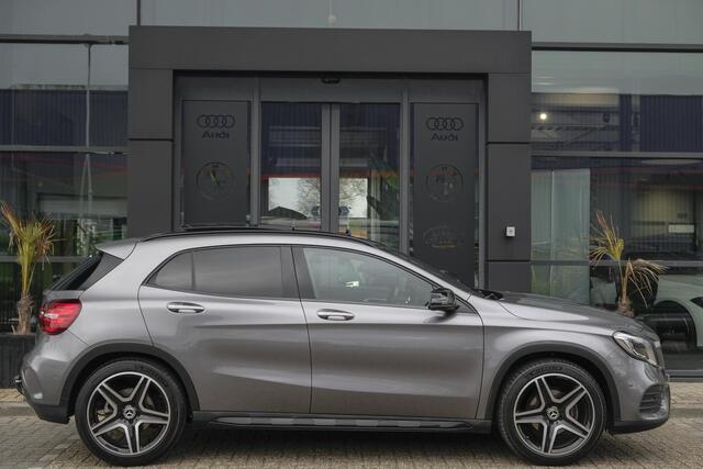 Mercedes-Benz GLA-KLASSE GLA180 AMG 122pk Panoramadak Night pakket Climate control Cruise control Trekhaak 19" LMV