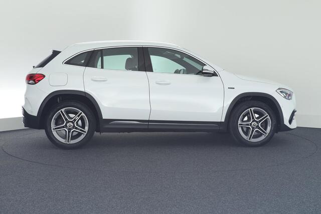 Mercedes-Benz GLA-KLASSE 250 e 218pk Style Camera Stoelverwarming Navigatie