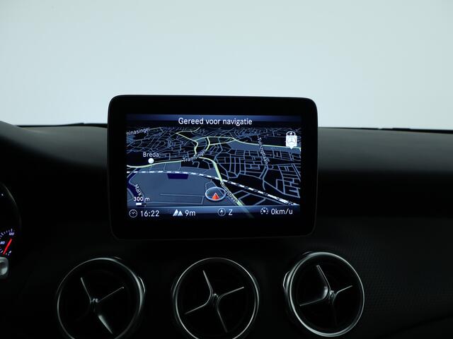 Mercedes-Benz GLA-KLASSE 180 Business Solution | Dual Climate Control | Camera | Parkeersensoren | Navigatie | Stoelverwarming | Inclusief 24 maanden MB Certified garantie voor Europa.