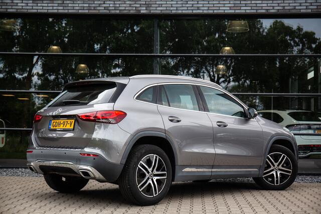 Mercedes-Benz GLA-KLASSE 200 AMG Line , Virtual cockpit, Achteruitrijcamera,