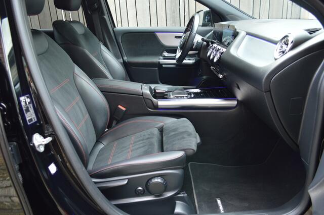 Mercedes-Benz GLA-KLASSE 200 AMG Led Widescreen Sfeer Camera Night Augmented Pdc