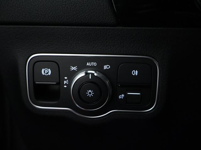 Mercedes-Benz GLA-KLASSE 250 e Business Solution AMG | Trekhaak | Nightpakket | Parkeerpakket met achteruitrijcamera | Keyless-Go comfortpakket | GUARD 360 ° Vehicle protection Plus | EASY PACK achterklep | Dodehoekassistent |