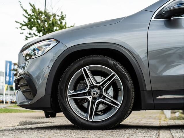 Mercedes-Benz GLA-KLASSE 200 AMG Line CAMERA 19 INCH DODEHOEK WIDESCREEN MULTI LED
