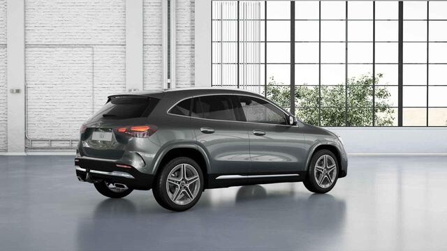 Mercedes-Benz GLA-KLASSE 180 Business Solution AMG | Panoramaschuifdak | Trekhaak | Premium Plus | Head-Up | 360° camera | Dodehoekassistent |