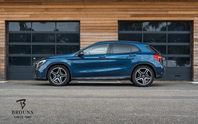 Mercedes-Benz GLA-KLASSE 180 AMG Night Upgrade | Panorama | Night | 19" | LED | Camera | Comfort Sleutel