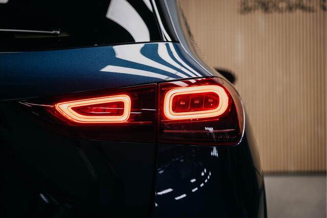 Mercedes-Benz GLA-KLASSE 180 d Business Solution AMG Rijk uitgeruste GLA AMG 180D