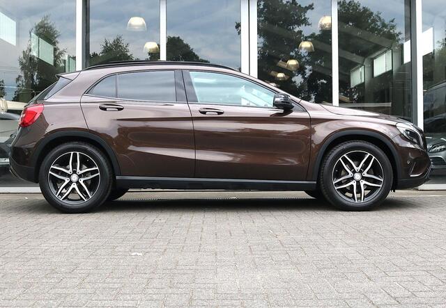 Mercedes-Benz GLA-KLASSE 180 Ambition | Panoramadak