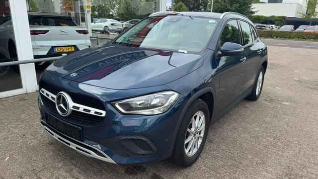 Mercedes-Benz GLA-KLASSE 180 Business Solution