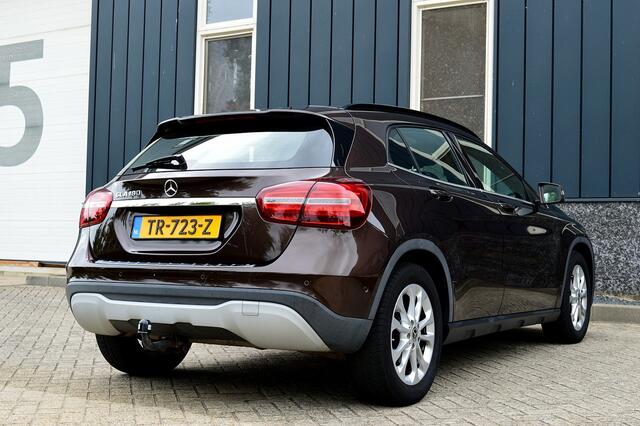 Mercedes-Benz GLA-KLASSE 180 Business Solution Plus Upgrade Edition Rijklaarprijs-Garantie Navigatie Airco Trekhaak Camera Led 1e Eigenaar