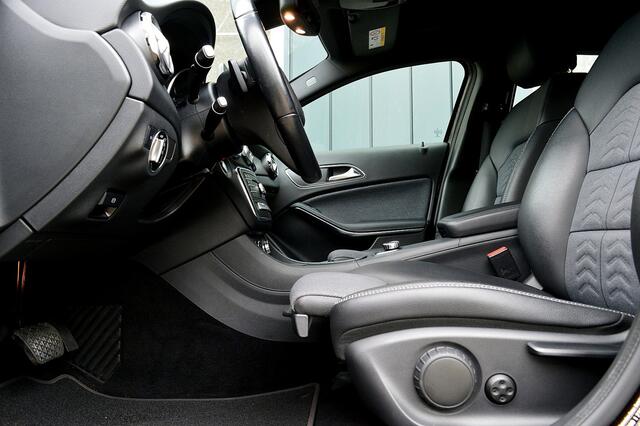 Mercedes-Benz GLA-KLASSE 180 Business Solution Plus Upgrade Edition Rijklaarprijs-Garantie Navigatie Airco Trekhaak Camera Led 1e Eigenaar