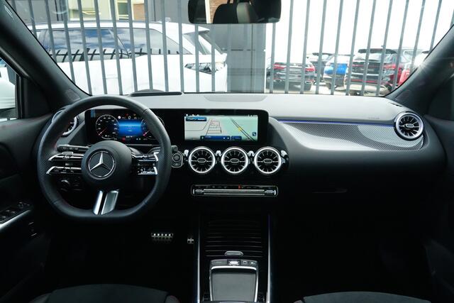 Mercedes-Benz GLA-KLASSE 180 Star Edition AMG Line 136pk Panoramadak/Stoelverwarming/360Camera