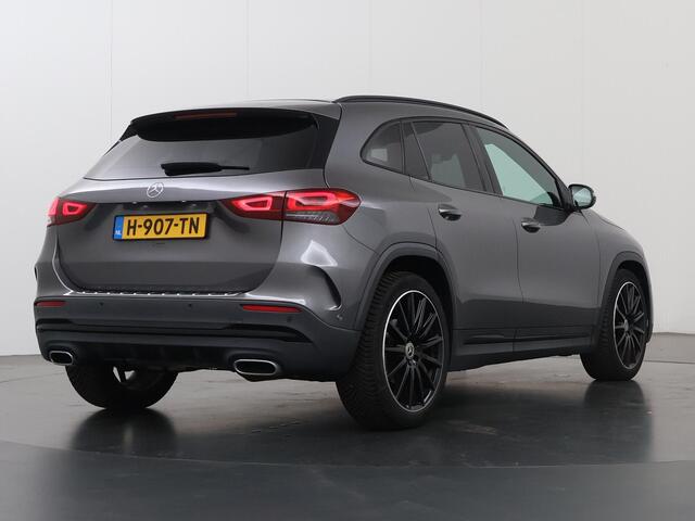Mercedes-Benz GLA-KLASSE 200 AMG Line | Night | Panoramadak | Widescreen | Achteruitrijcamera |