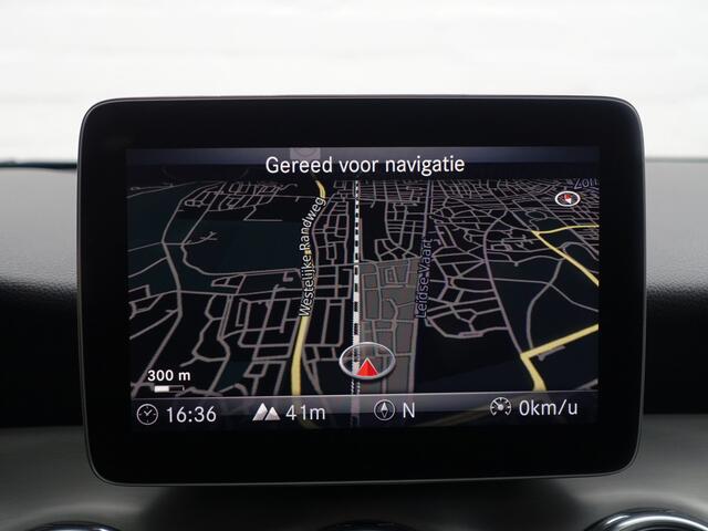 Mercedes-Benz GLA-KLASSE 180 AMG Night Edition Aut- Panoramadak, Sfeerverlichting, Camera, Dynamic Select, Keyless, Xenon Led