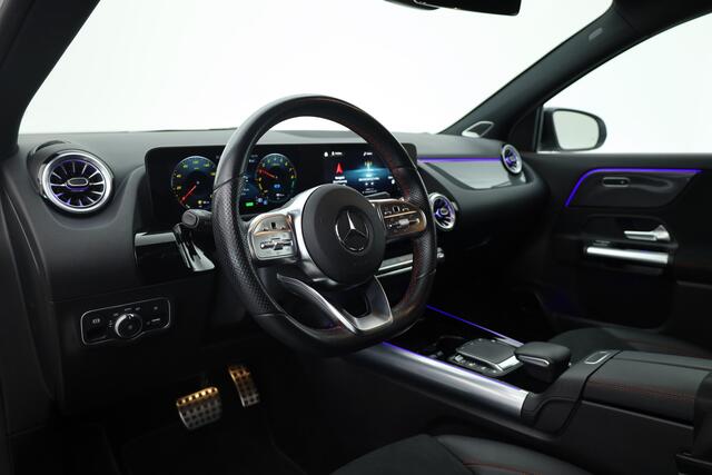 Mercedes-Benz GLA-KLASSE 250 e AMG Line | Augmented Reality | Burmester | Trekhaak | All Season | Dodehoek