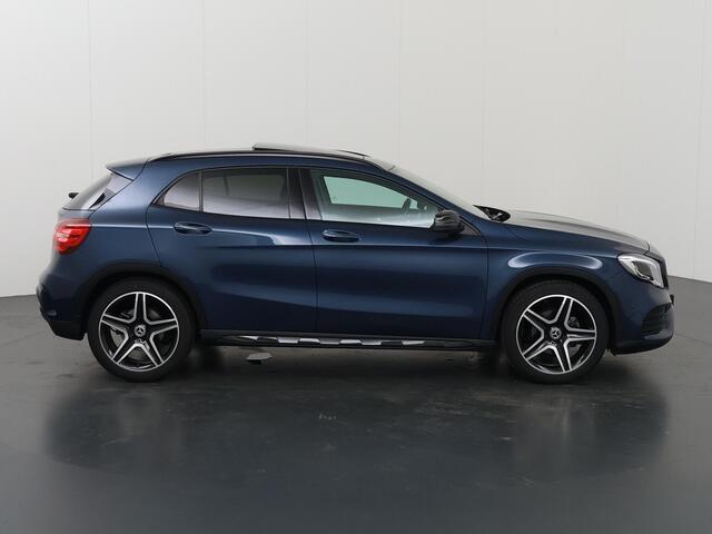 Mercedes-Benz GLA-KLASSE 180 Business Solution AMG | Night | Panoramadak | Stoelverwarming | Navigatie |