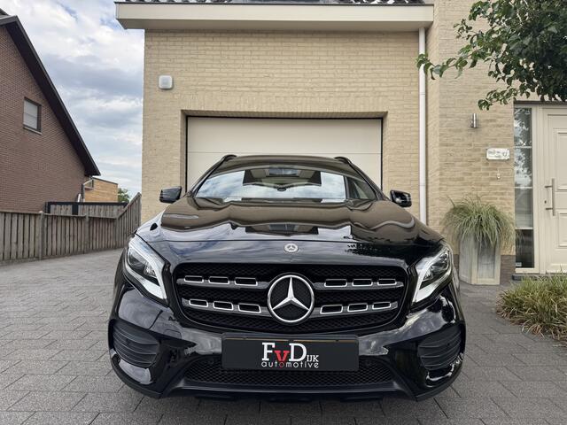 Mercedes-Benz GLA-KLASSE 180 AMG Aut Panoramadak SportLeder Nightpakket Navi Keyless Led Camera 19" Pdc
