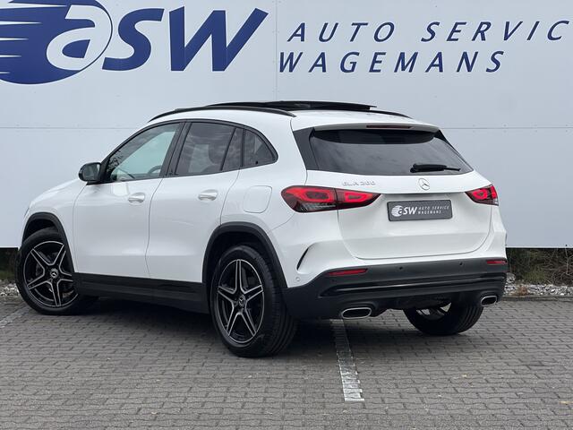 Mercedes-Benz GLA-KLASSE 200 AMG Line | Trekhaak | Pano | Burmester | Night Pakket