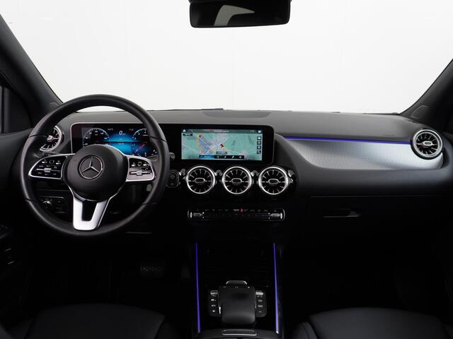 Mercedes-Benz GLA-KLASSE 200 Business Solution Luxury AMG Velgen MBUX Sfeerverlichting Camera Dealer onderhouden