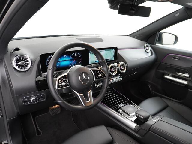 Mercedes-Benz GLA-KLASSE 200 Business Solution Luxury AMG Velgen MBUX Sfeerverlichting Camera Dealer onderhouden