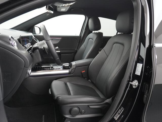 Mercedes-Benz GLA-KLASSE 200 Business Solution Luxury AMG Velgen MBUX Sfeerverlichting Camera Dealer onderhouden