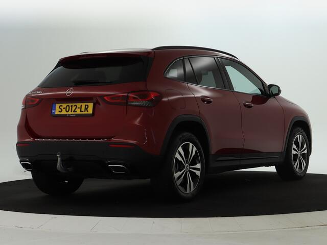 Mercedes-Benz GLA-KLASSE 250 e Business Solution Luxury Line Apple CarPlay | Nightpakket | Achteruitrijcamera | Trekhaak Inclusief 24 maanden MB Certified garantie voor Europa.