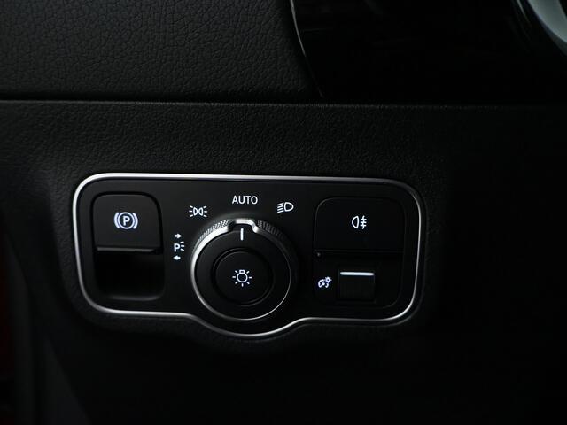 Mercedes-Benz GLA-KLASSE 250 e Business Solution Luxury Line Apple CarPlay | Nightpakket | Achteruitrijcamera | Trekhaak Inclusief 24 maanden MB Certified garantie voor Europa.