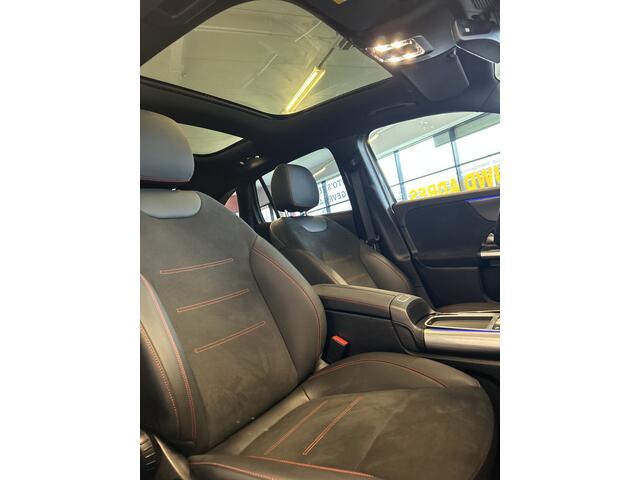 Mercedes-Benz GLA-KLASSE 250 e Star Edition AMG Line | Panoramadak | Facelift | Sfeerverlichting | Achteruitirijcamera | Adaptieve cruise control | Adaptief onderstel | Lane assist | Stoelverwarming | Apple carplay