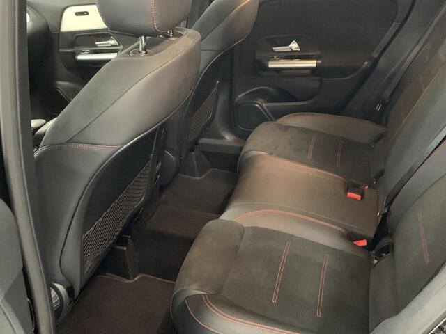 Mercedes-Benz GLA-KLASSE 250 e AMG Line PANORAMADAK | TREKHAAK | RONDOM ZICHT CAMERA | COMPLETE AUTO!