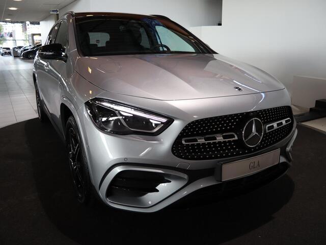 Mercedes-Benz GLA-KLASSE 250e Business Solution AMG | Night | Panoramadak | Parkeercamera | Stoelverwarming | Sfeerverlichting |