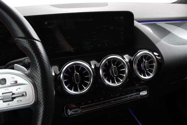 Mercedes-Benz GLA-KLASSE 200 Automaat AMG Line Nieuw model! Mercedes-Benz GLA-klasse 200 AMG Line 8-DCT | Navigatie | Climate Control | Camera | Half leder/alcantara | Led | Electrische achterklep | 19"Lichtmetalen velgen