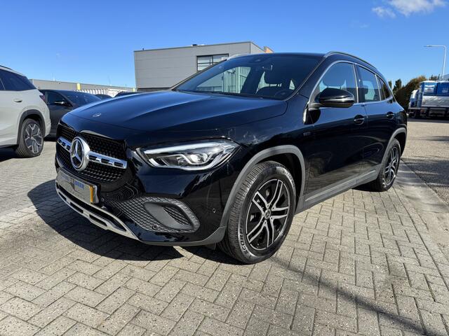 Mercedes-Benz GLA-KLASSE 250 e Progressive Distronic|Leer|Widescreen