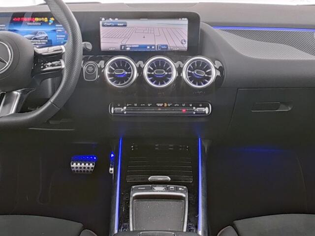 Mercedes-Benz GLA-KLASSE 250 e AMG Plug-In Hybride AMG Line Premium Plus | Trekhaak | Distronic | Panorama Schuif-Kanteldak | 11 kW Laden | Stuur en Stoelverwarming. Inclusief 24 maanden MB Certified garantie voor Europa.