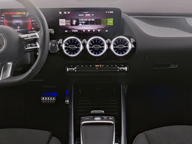 Mercedes-Benz GLA-KLASSE 250 e AMG Plug-In Hybride AMG Line Advanced Plus | Trekhaak | Dodehoek Assist | 11 kW Laden | Stoel en Stuurverwarming. Inclusief 24 maanden MB Certified garantie voor Europa.