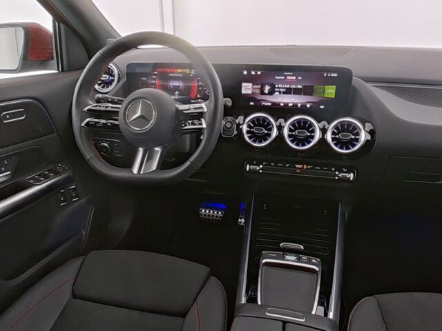 Mercedes-Benz GLA-KLASSE 250 e AMG Plug-In Hybride AMG Line Advanced Plus | Trekhaak | Dodehoek Assist | 11 kW Laden | Stoel en Stuurverwarming. Inclusief 24 maanden MB Certified garantie voor Europa.