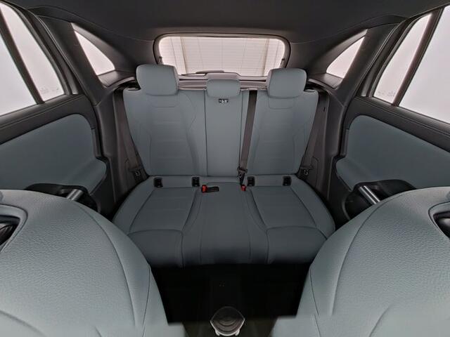 Mercedes-Benz GLA-KLASSE 250 e Plug-In Hybride | Night Pakket | Panorama Schuif-Kanteldak | Trekhaak | Memory voorstoelen | Distronic adapt Cruise | Sportstoelen Spacegrey lederlook | Winterpakket Inclusief 24 maanden MB Certified garantie voor Europa.